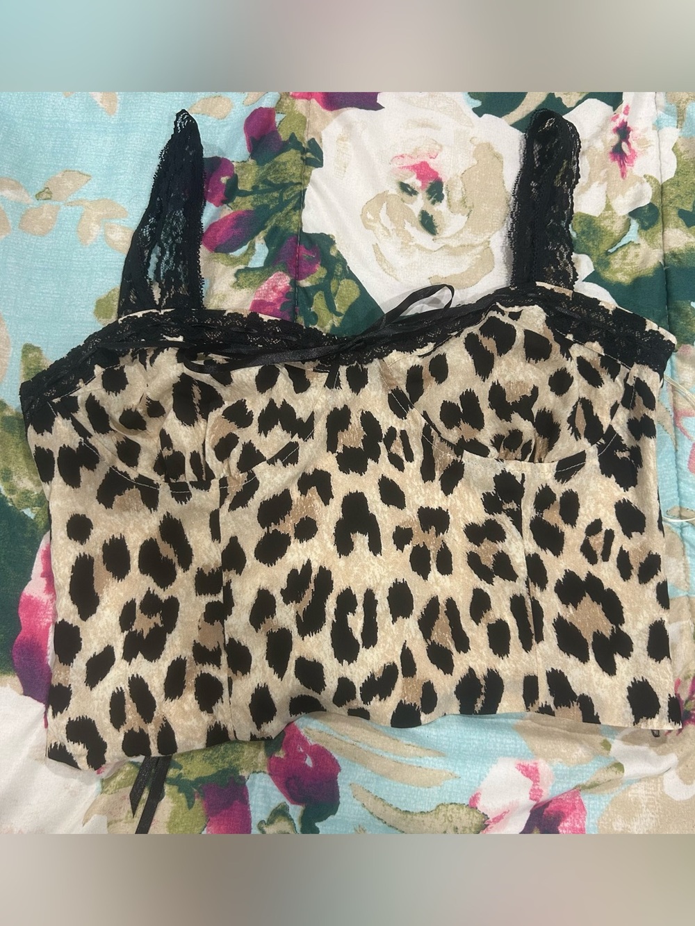 Windsor cropped lace up